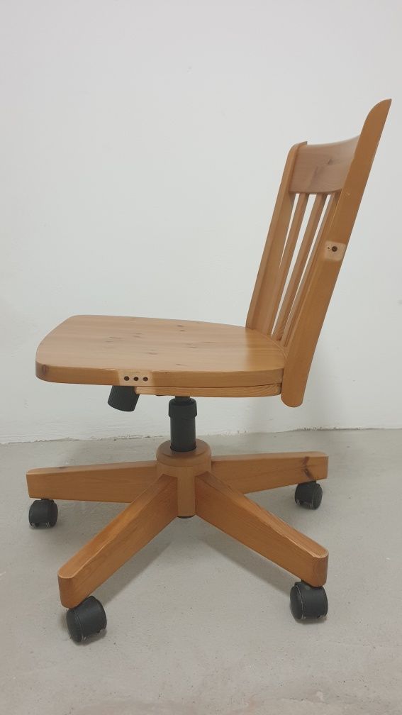 Krzesło na kółkach drewniane obrotowe