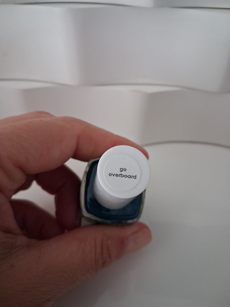 Essie go overboard