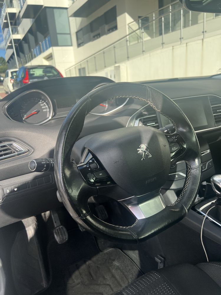 Peugeot 308 1.6 em excelente