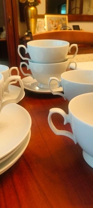 Bulionówki Chodzież ze spodkami 6 osób porcelana Maria Paula.