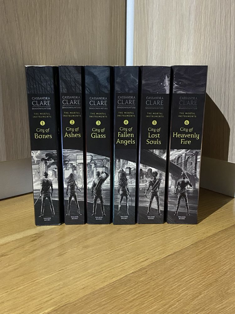 Coleção “The Mortal Instruments” de Cassandra Clare