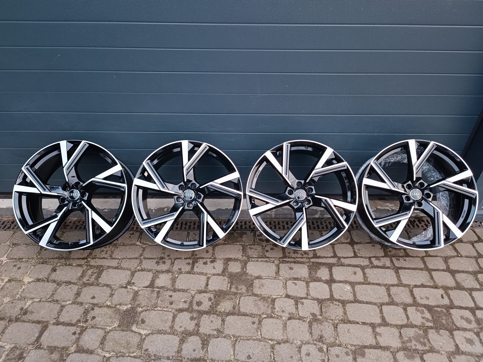 Felgi aluminiowe 5x112 Audi Q7,8 R22