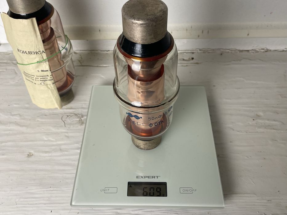 Вакуумний конденсатор К61-1 50пф Нові!