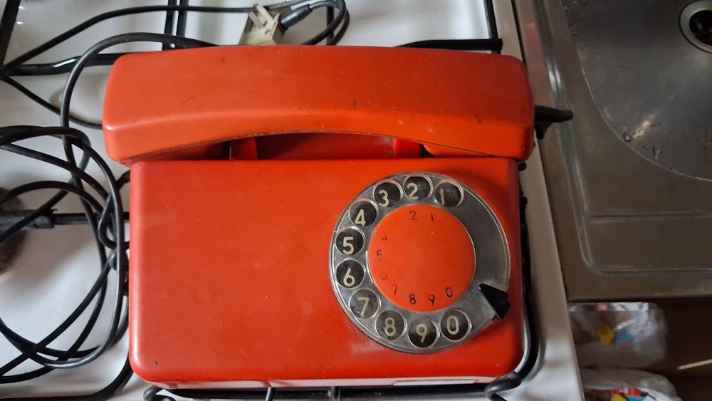 Telefon z czasów PRL-u
