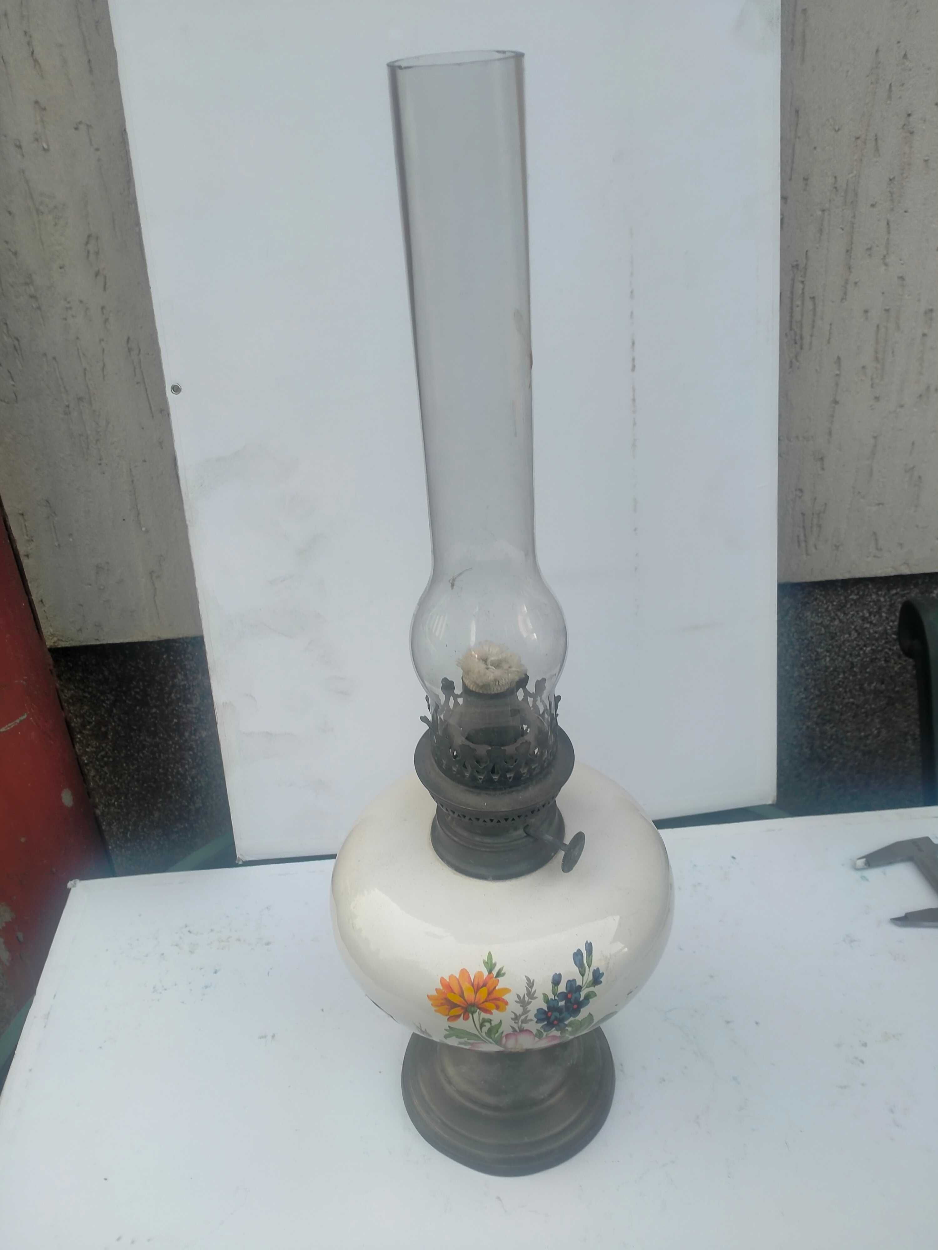 Stara  lampa  naftowa