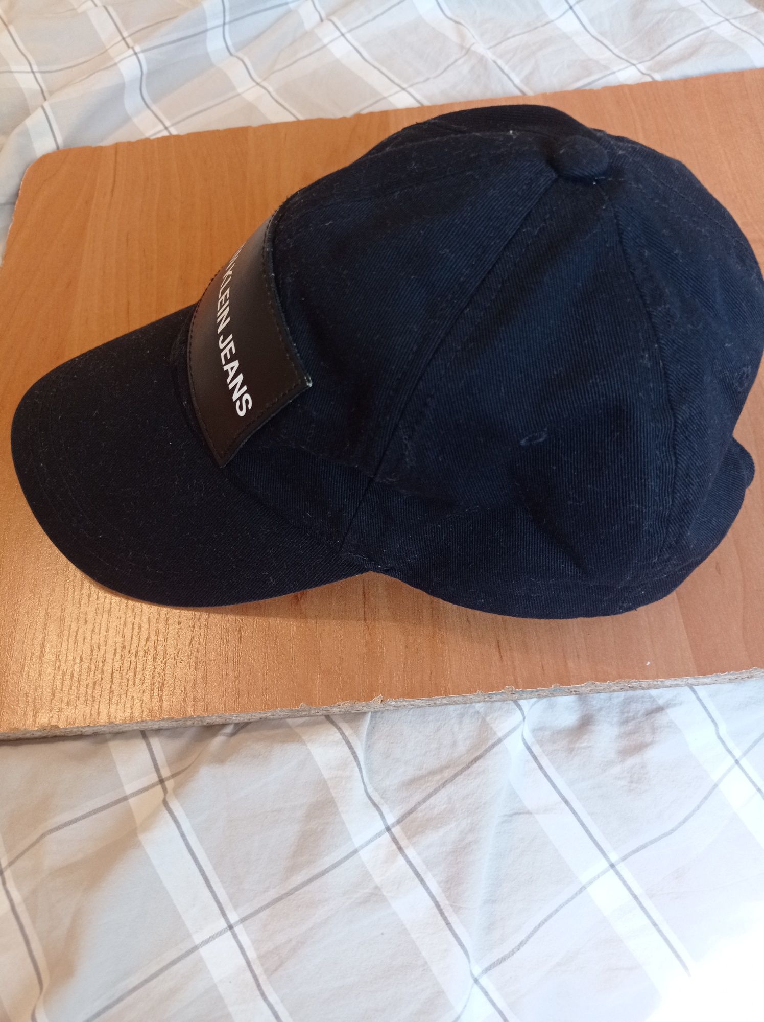 Продам кепку Calvin Klein чёрного цвета.