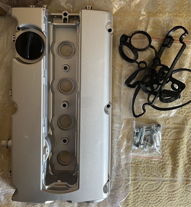 Клапанная крышка Opel Astra Meriva Zafira Vectra  xep, xe1