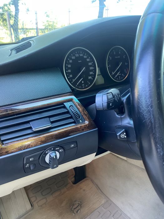 BMW e60 2.5 benz rest