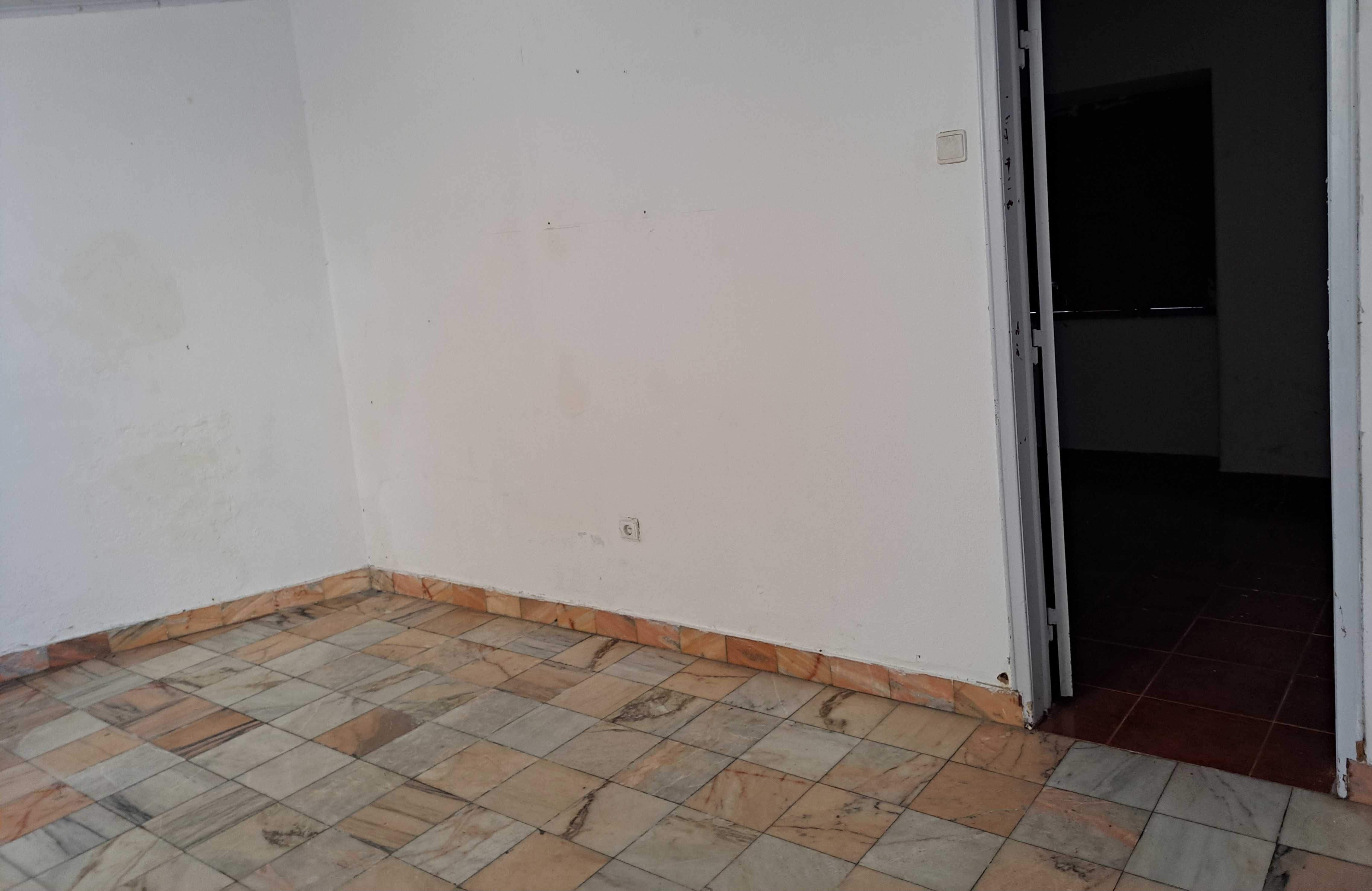 Pêro Pinheiro, centro, t1 arrendamento 500eur renda mensal