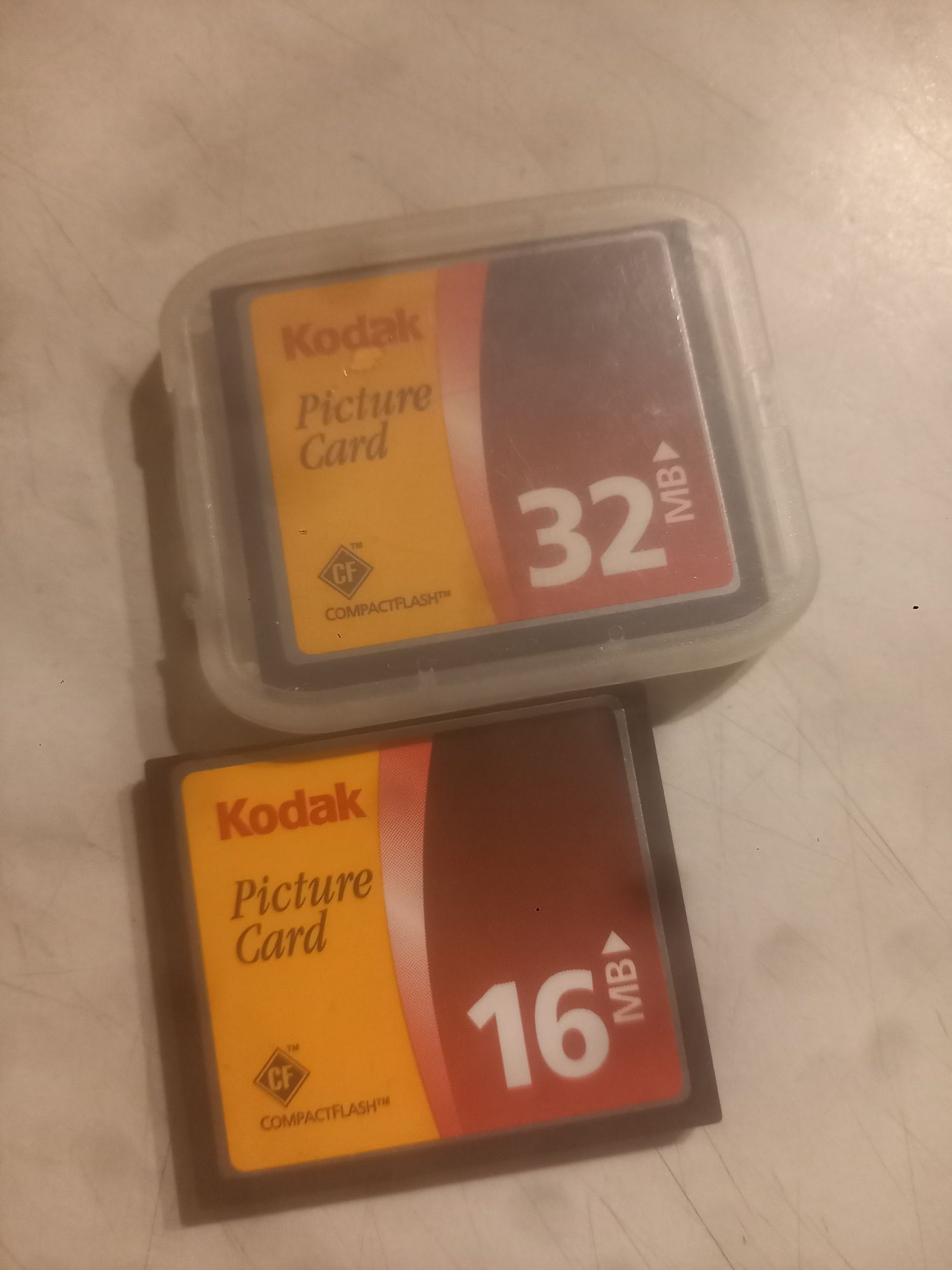 Sprzedam 2 karty  32 MB i 16 MB kodak picture card