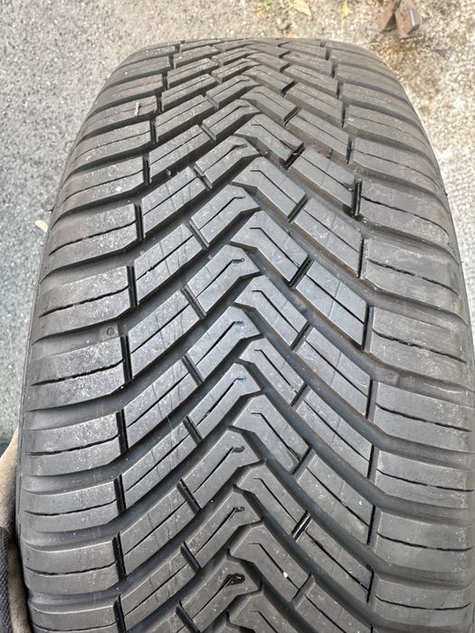 Шини зимові всесезонні Continental Allseasoncontact  215 55 R17 V XL