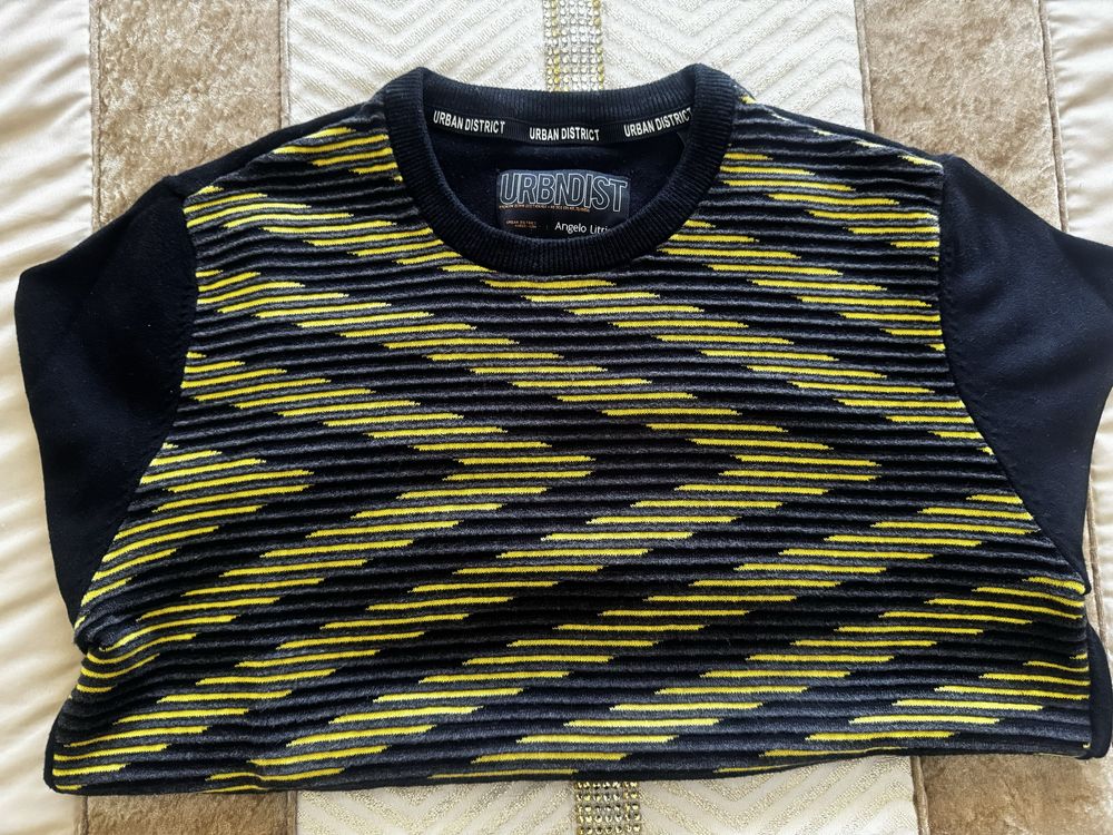 Camisola de homem da Urban District, tam L