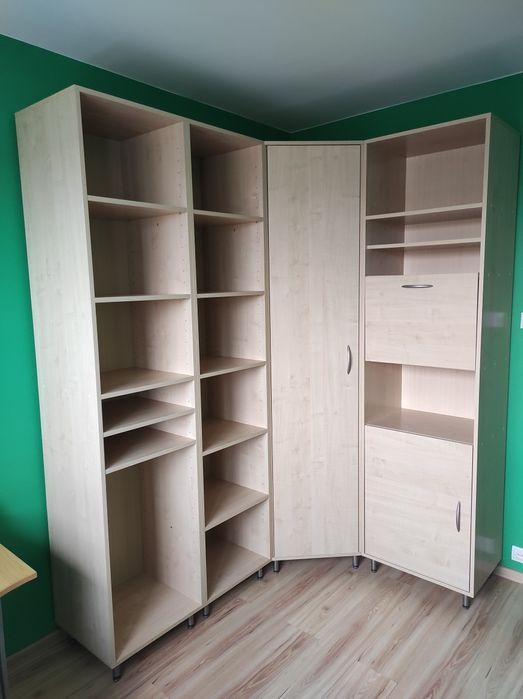 Zestaw szaf robionych na zamówienie (stan idealny)