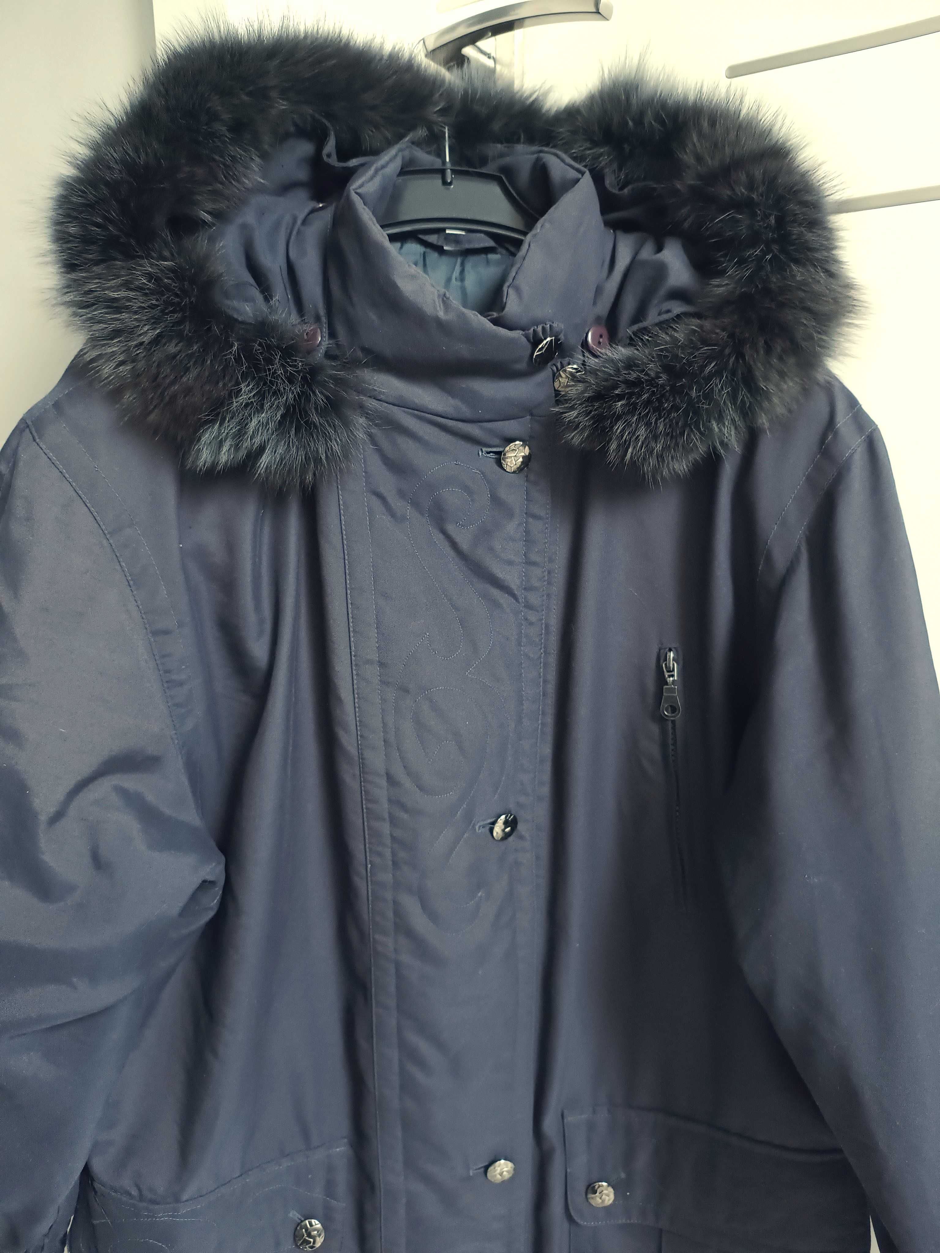 Dłuższa kurtka z kapturem 42 44 46 parka z połyskiem wiosna plus size