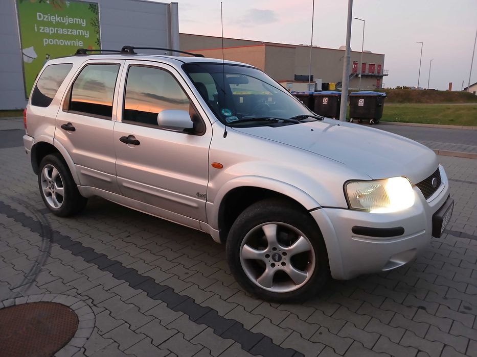 Ford Maverick 2  4x4 2.0b skora od 2004