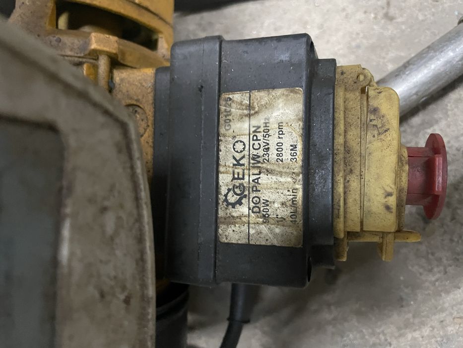 Pompa dystrybutor do paliw i olejow 230v Geko G01025 Licznik