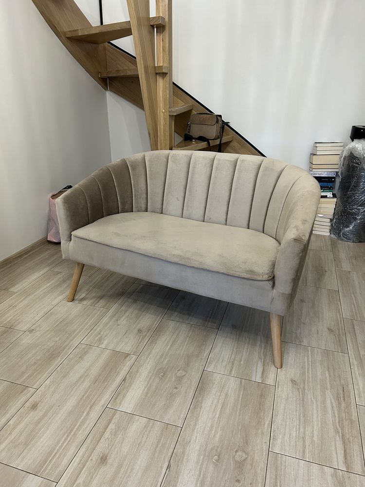 Piękna i elegancka sofa