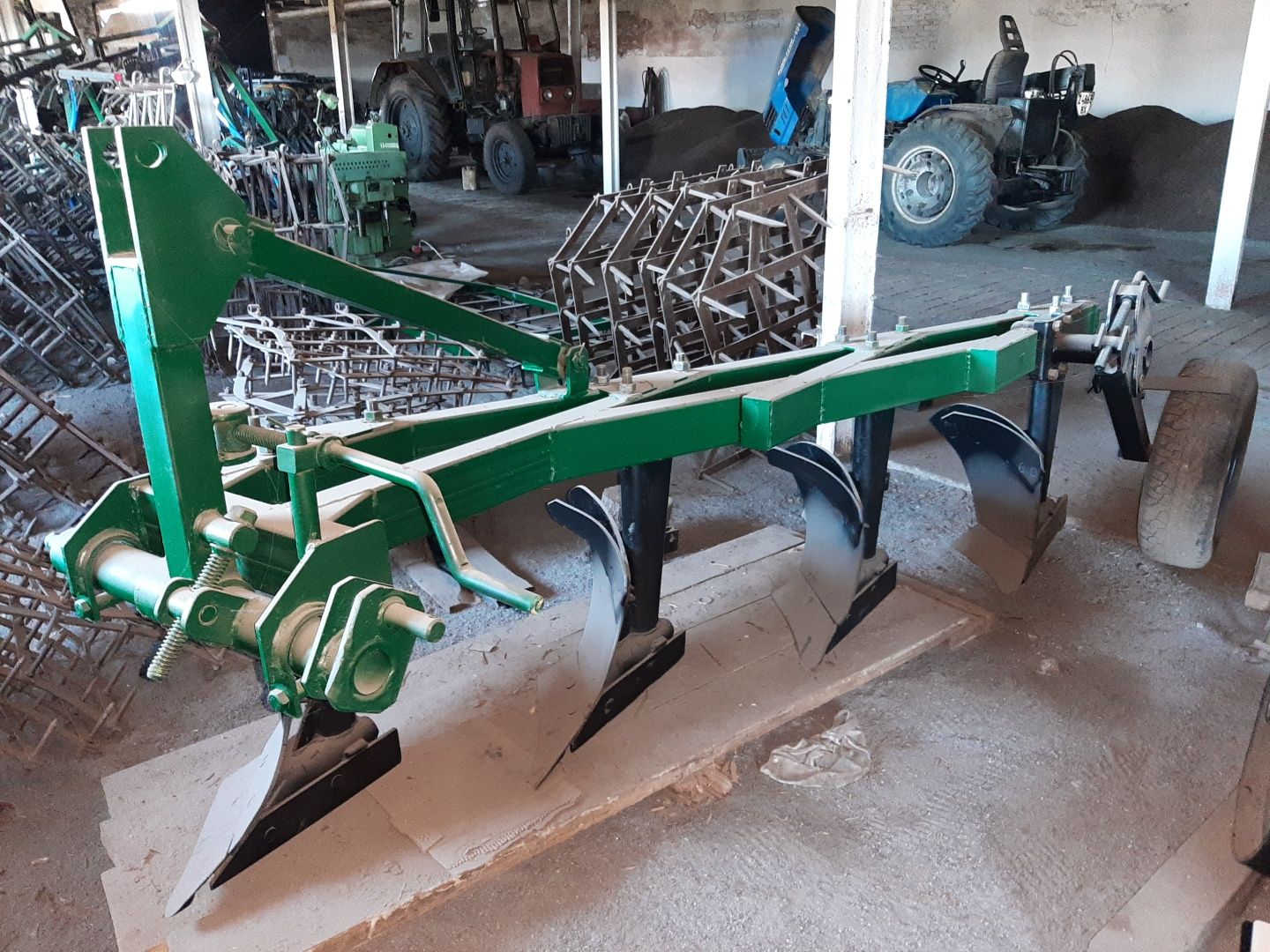 Продам плуг Bomet 4×25