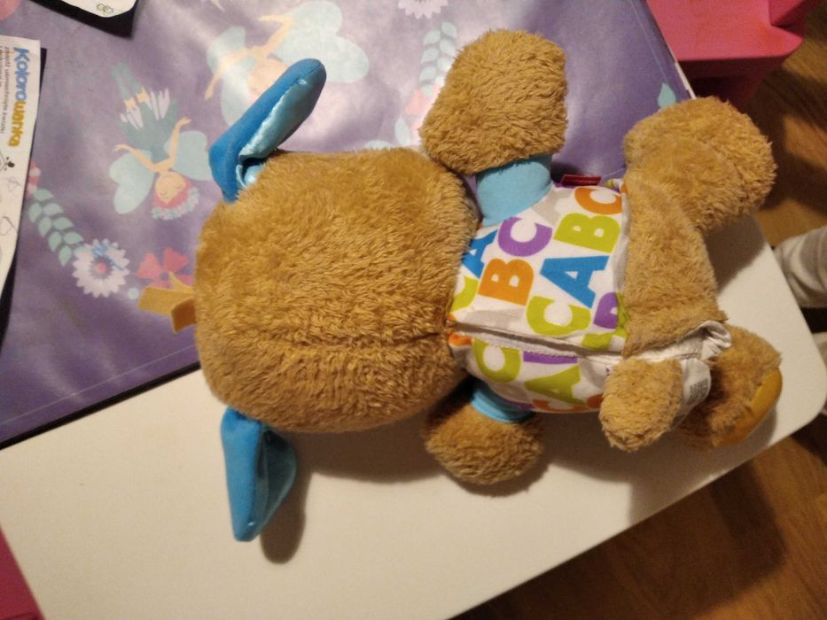 Miś uczniaczek Fisher Price interaktywny
