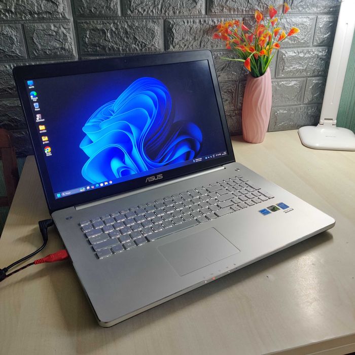 17 дюйм игровой Asus видео GTX 4gb батарея 3.5 часа