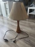 Lampa stojaca z kloszem materialowym