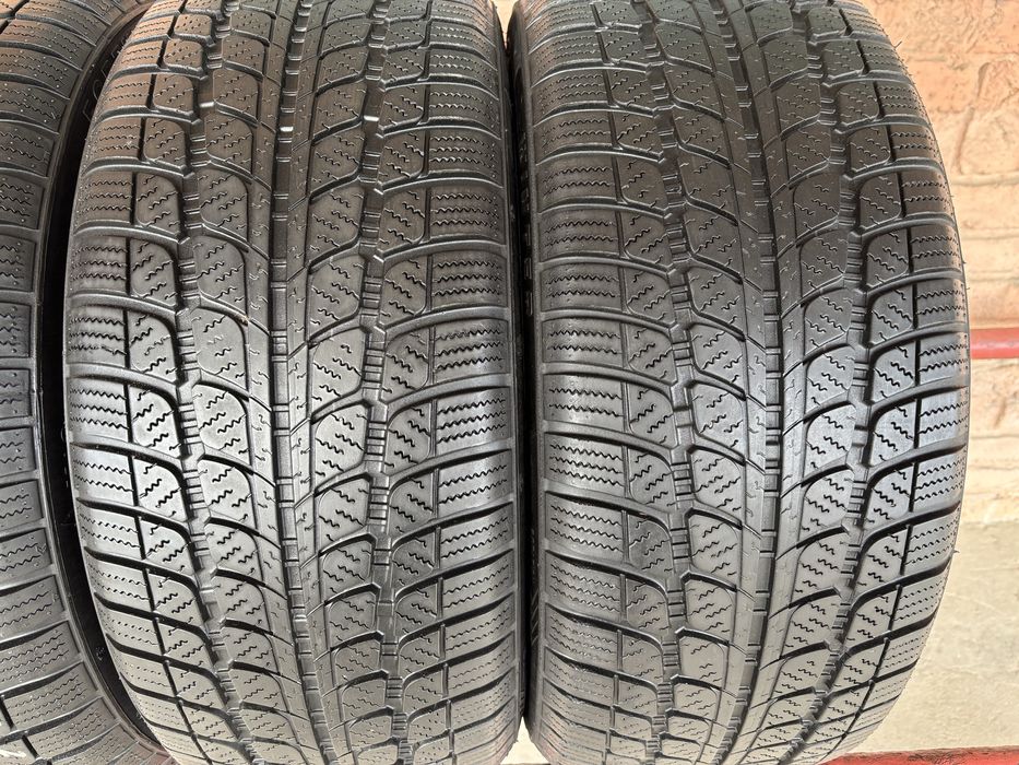 Комплект зимових шин 225/45R18
