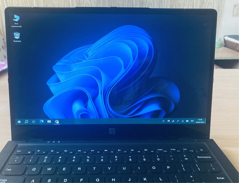 Ноутбук Gateway GWTC51427 i5-1235U/8GB RAM/512 ssd/Iris xe G7