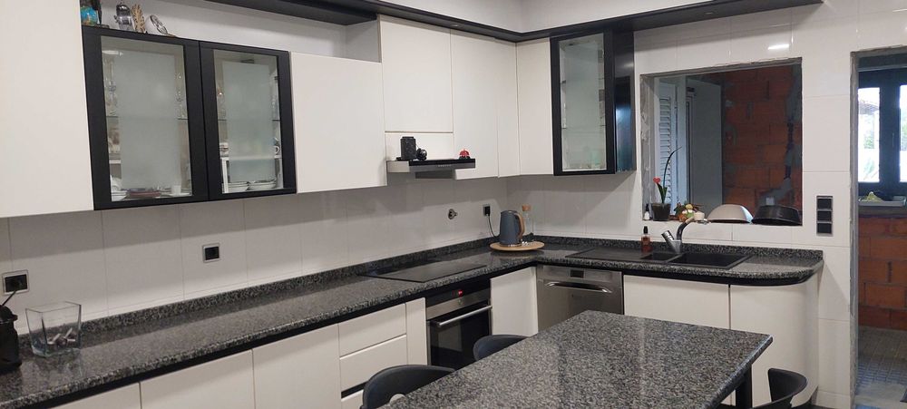 Cozinha usada em Muito Bom Estado