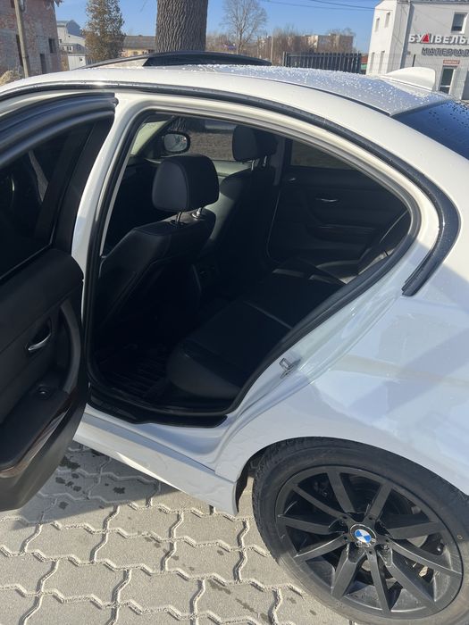 Продам BMW е90 2011 року !!!Терміново!!!