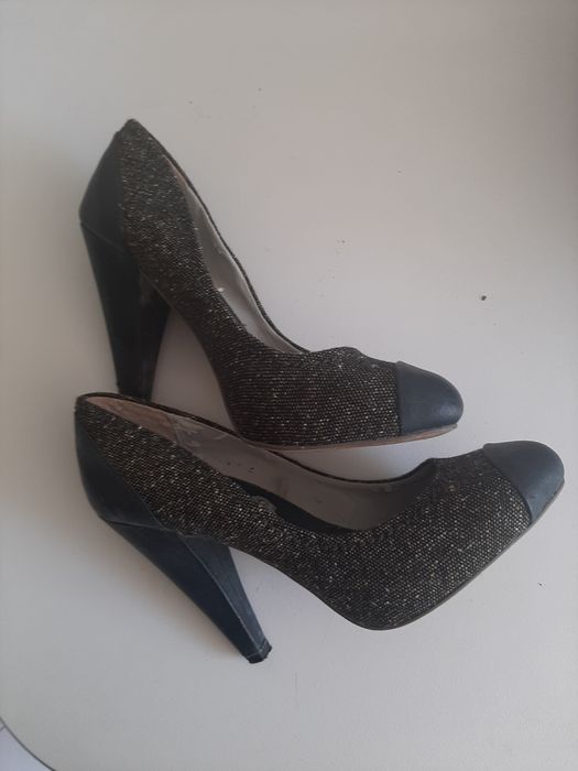 Sapatos usados uma vez