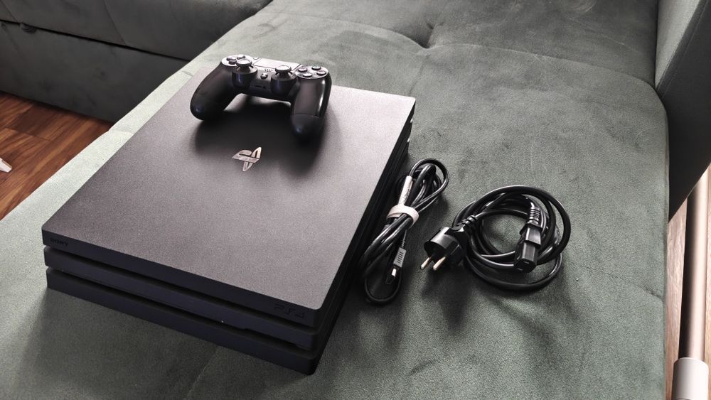 Konsola PS4 Pro 1TB