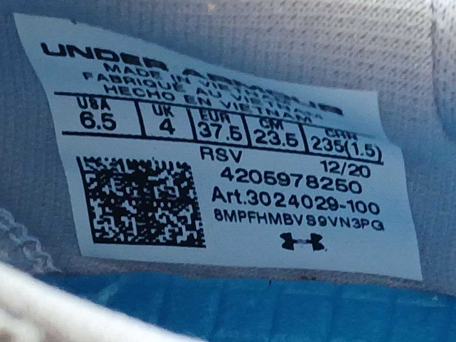 Продам жіночі кросівки Under Armour W Hovr Rise 2 PRNT розмір 37,5