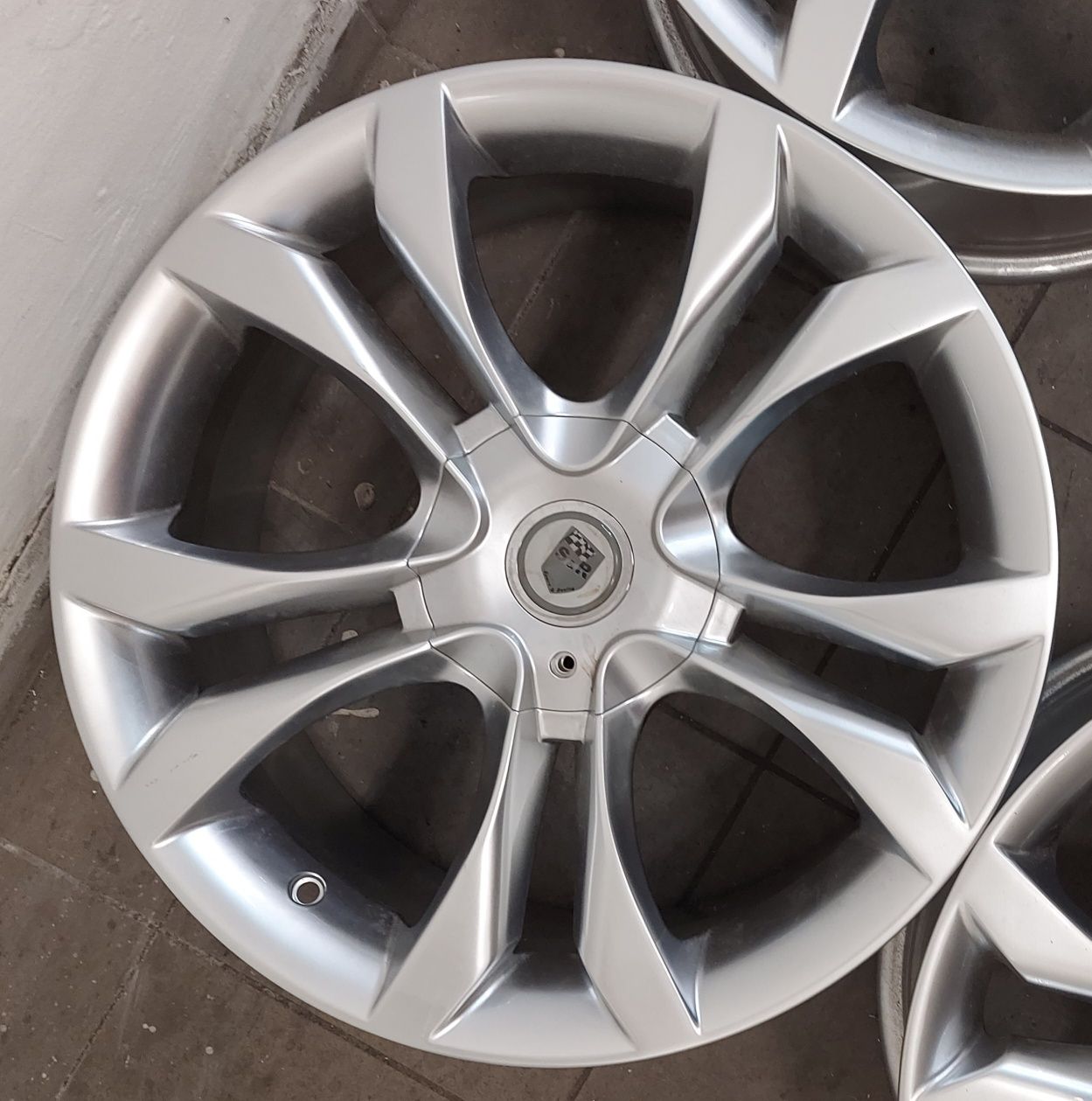 8.5J19" 5x100 Audi S3 A3 Seat Leon Fr Cupra Vw Golf IV Gti GTD Subaru