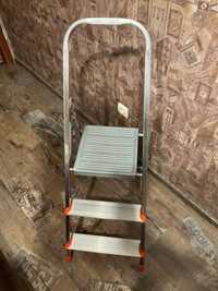 Лестница металлическая/стремянка на 3 ступеньки