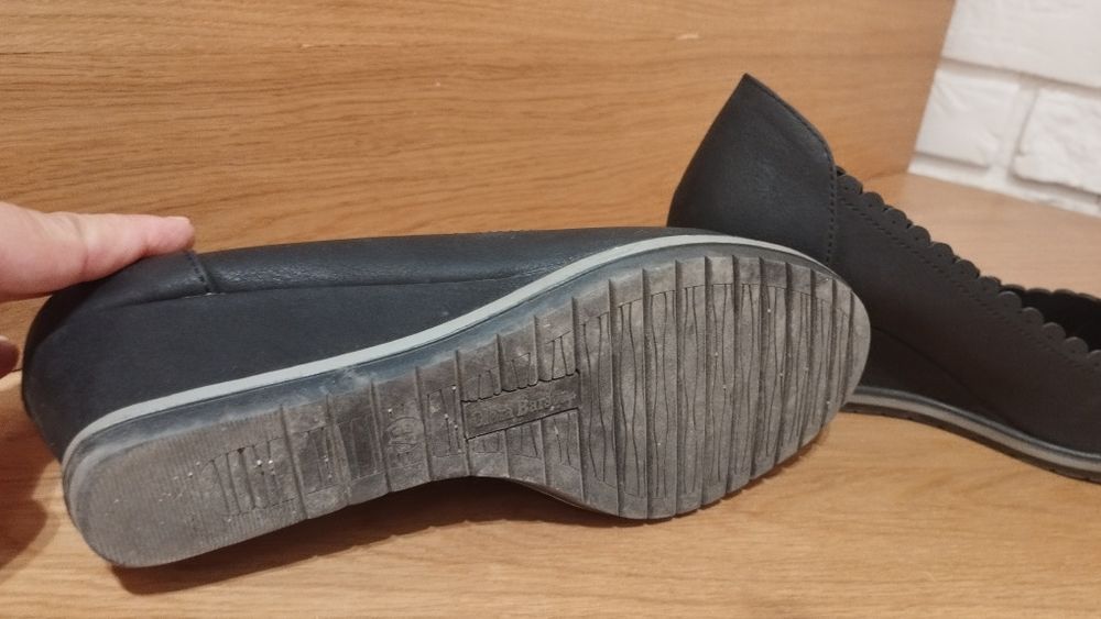 Buty na koturnie roz 37 czarne