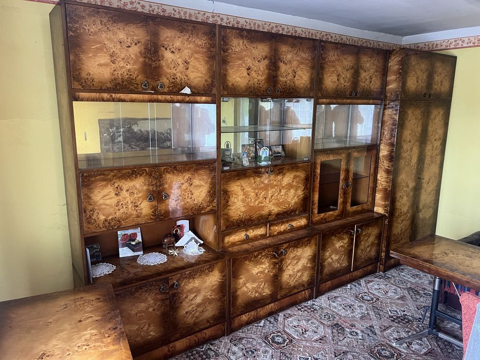 Meblościanka swarzędz na wysoki połysk fornir