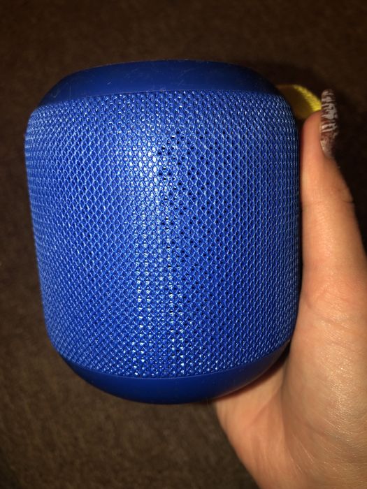 Продаю колонку Bravis F100