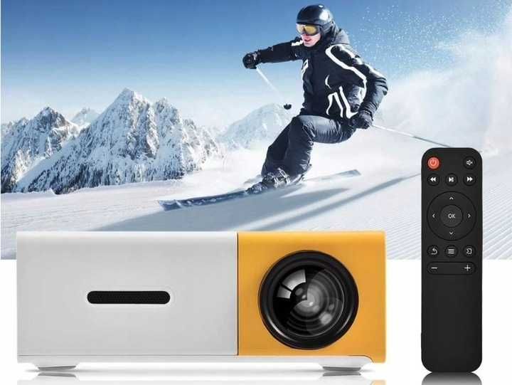 Projektor LCD  RZUTNIK 4K domowy projektor LED z głośnikiem biały