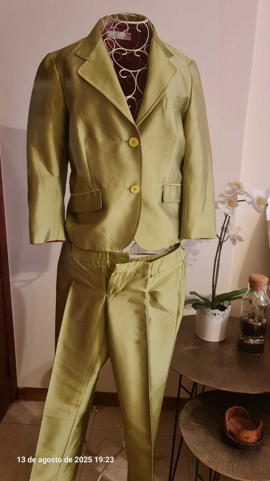 FARO Vendo Vários Blazers  - Usados uma única vez