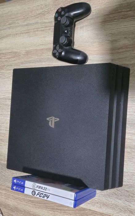 Vendo playstation 4 Slim 1T