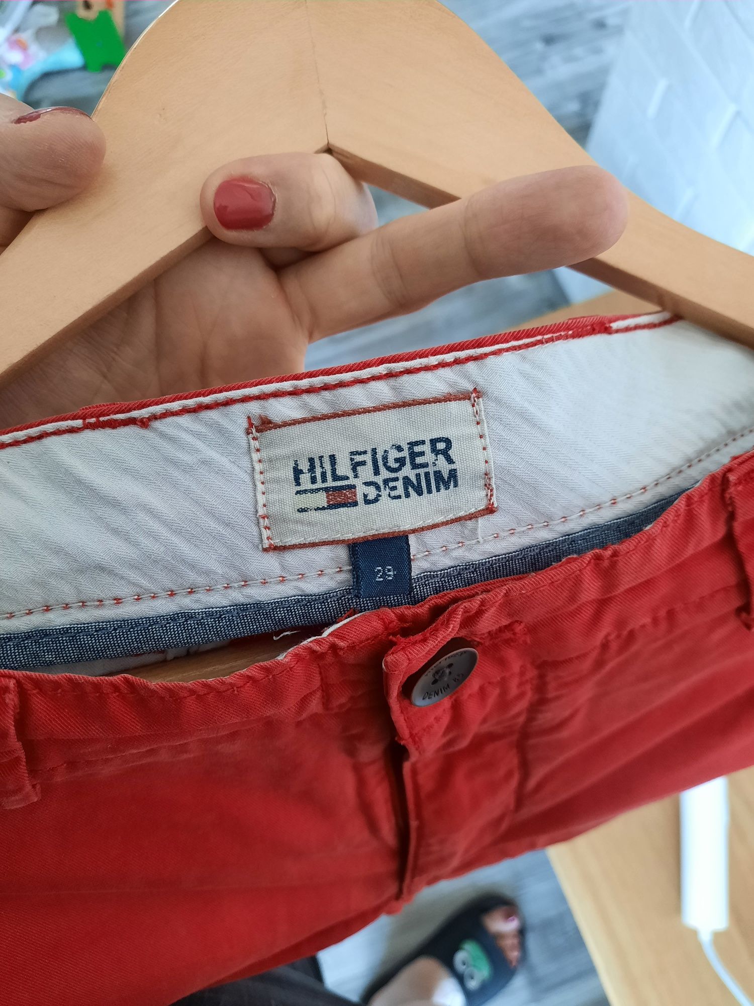 Spodenki męskie chinosy Tommy Hilfiger  29 czerwone