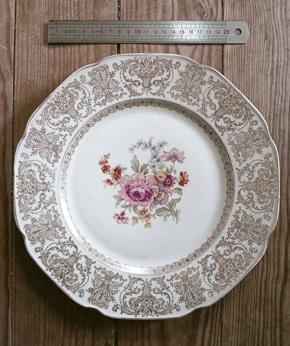 Prato Bavaria com orla dourada