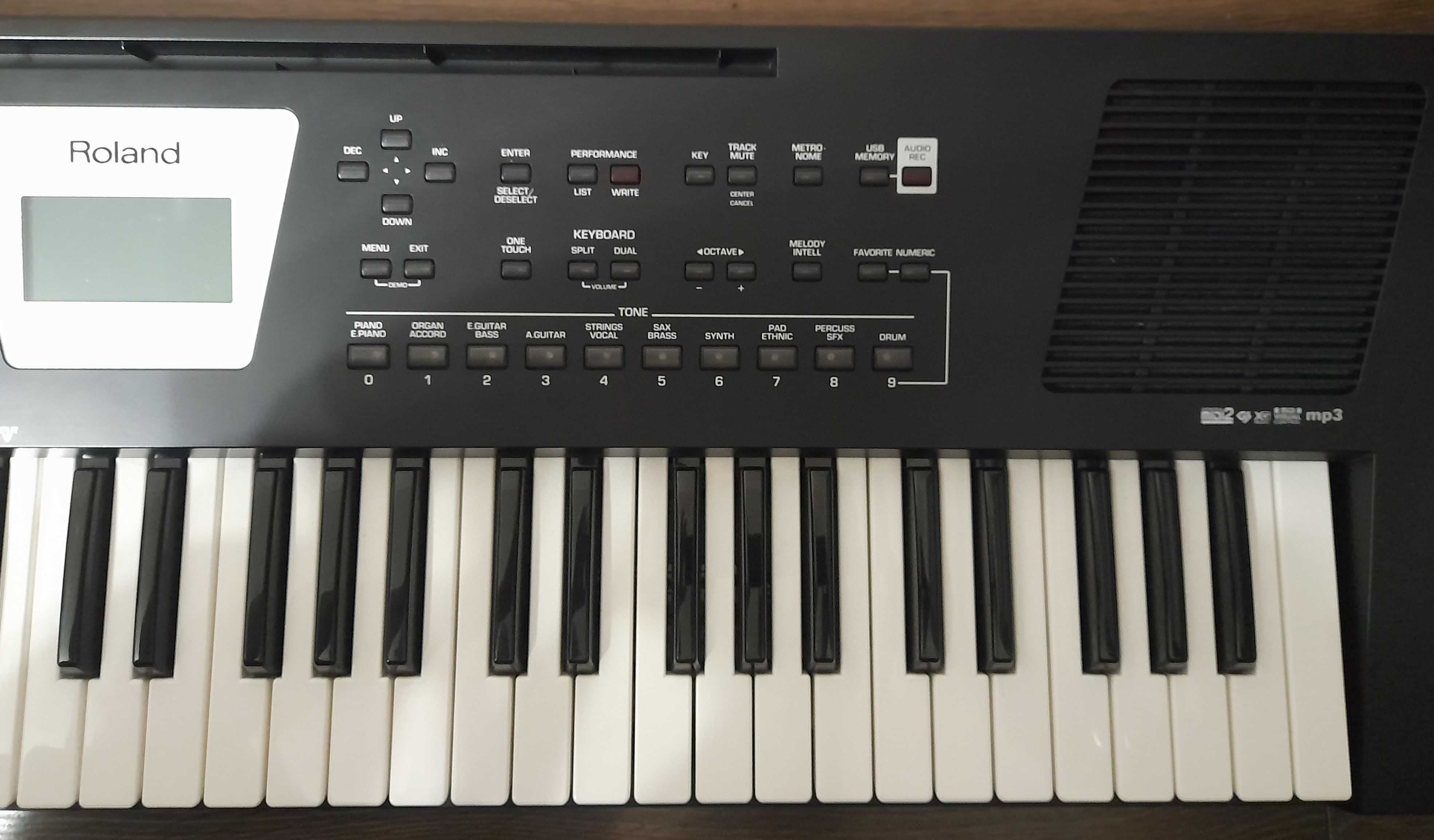 sprzedam keyboard Roland BK-3