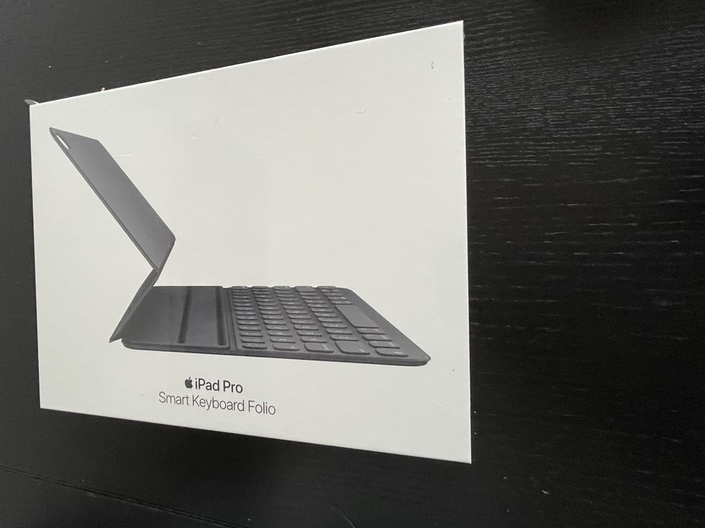 Vendo capa com teclado para iPad Pro 11’’ NOVA