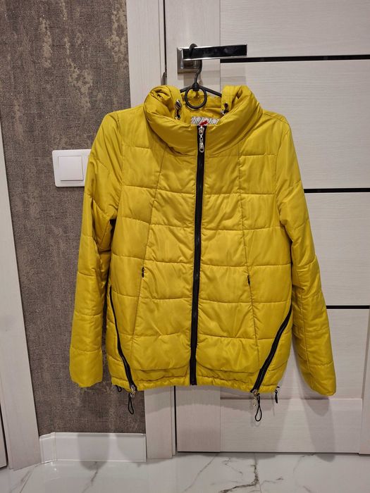 Жіноча куртка на осінь, весну, розмір s