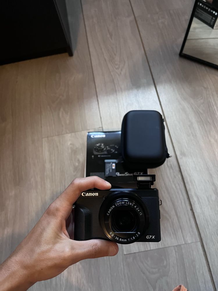 Canon G7X Mark III