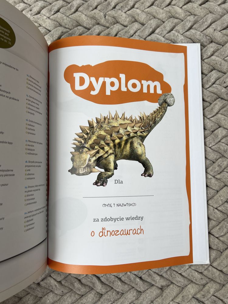 Dinozaury - Wszystko jest ciekawe Przyroda - Książka, quiz i dyplom