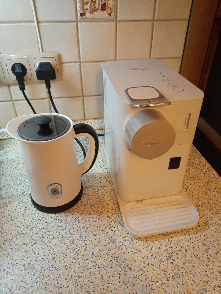 Капсульна кавоваркаDelonghi Nespresso Lattissima One EN 500.W