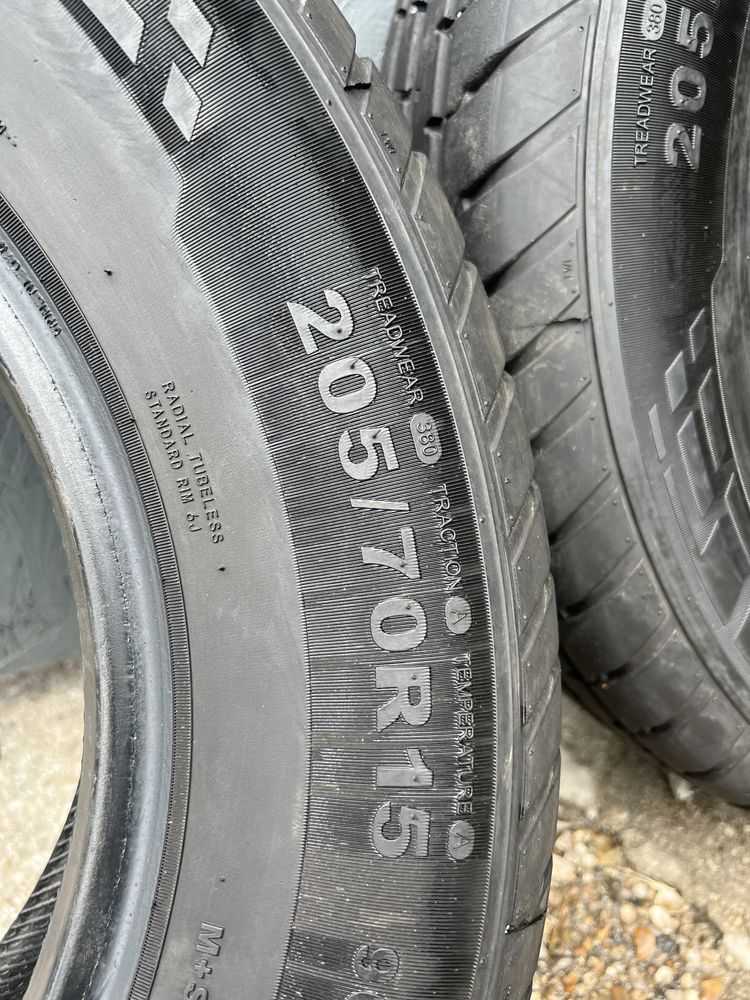 Продам резину 205/70/15