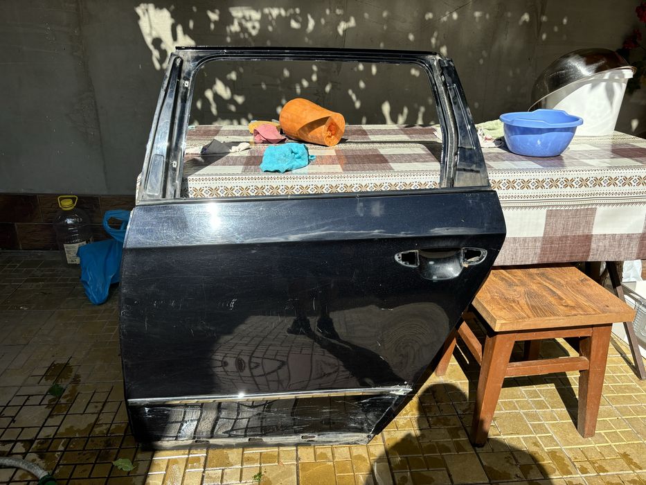 Задня дверка пассат б 6. Універсал